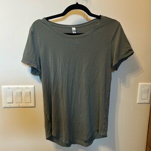 Lululemon tee